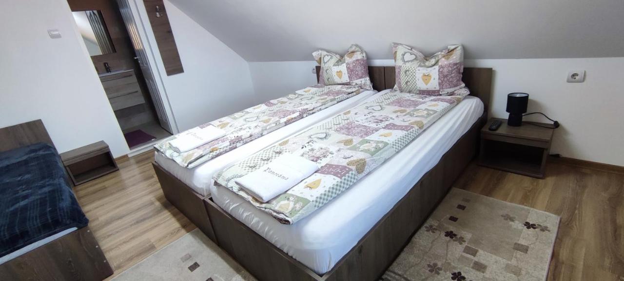 Farkaslaki Panorama Vendeghaz Hotel Lupeni  Екстериор снимка
