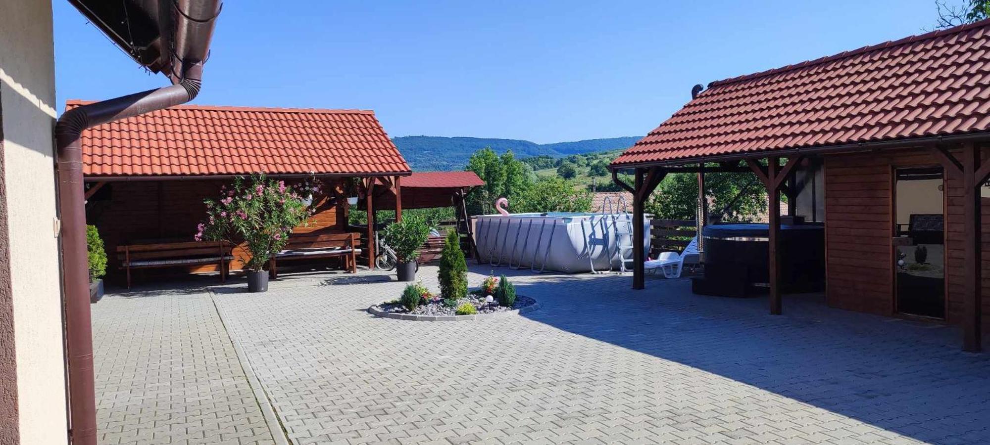 Farkaslaki Panorama Vendeghaz Hotel Lupeni  Екстериор снимка